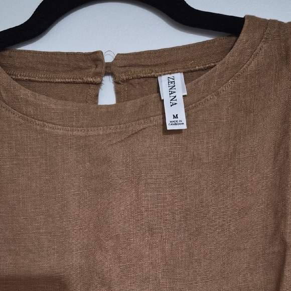 NWOT Zenana Sleeveless Cropped Top - Picture 3 of 4